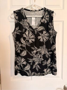 Maurices Black & White Floral V-Neck Tank